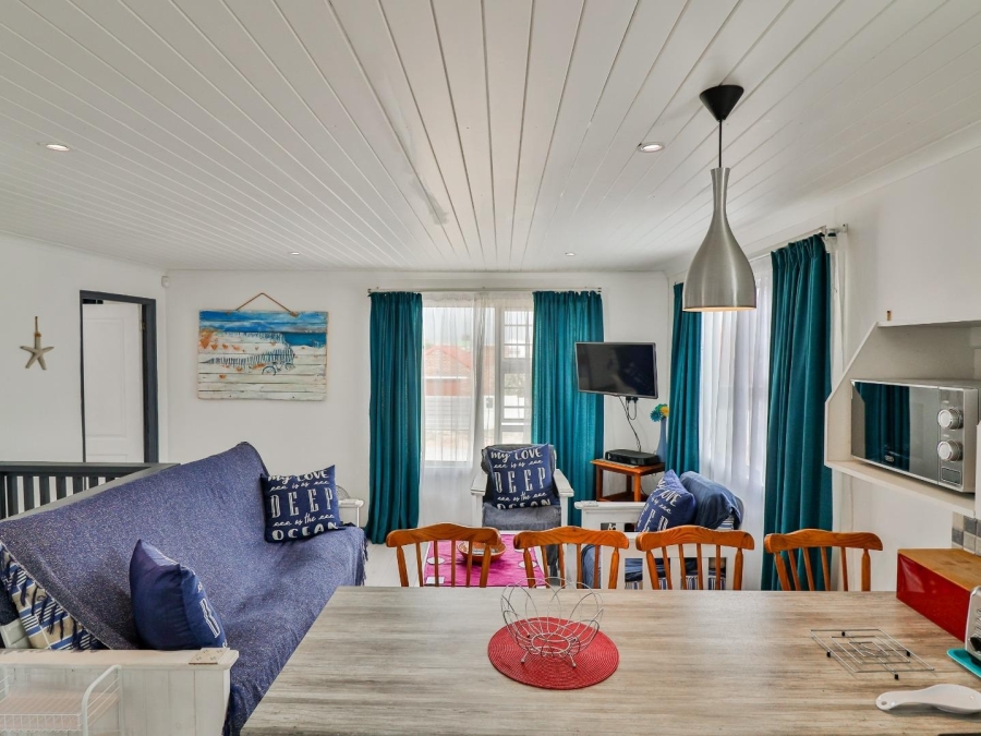 5 Bedroom Property for Sale in De Kelders Western Cape